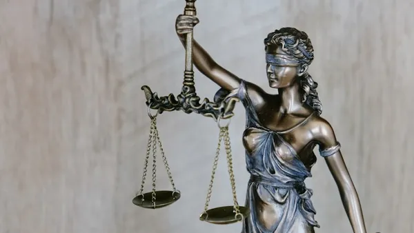 Derechos y Obligaciones de Propietarios Extranjeros en Galicia